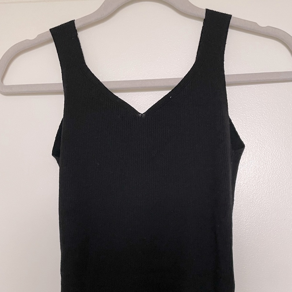 Banana republic black sweater tank size xxs fits like size s small